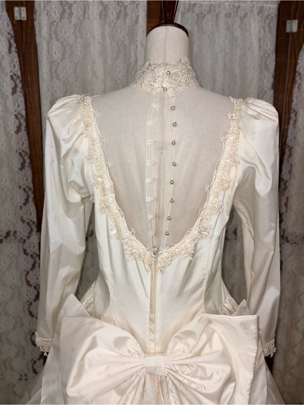 Fabulous Vintage 90s Jessica McClintock Taffeta Wedding Gown - Picture 9 of 11